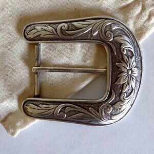 VINTAGE FLOWER FILIGREE WESTERN SILVER METAL BELT BUCKLE (PRE-OWNED)